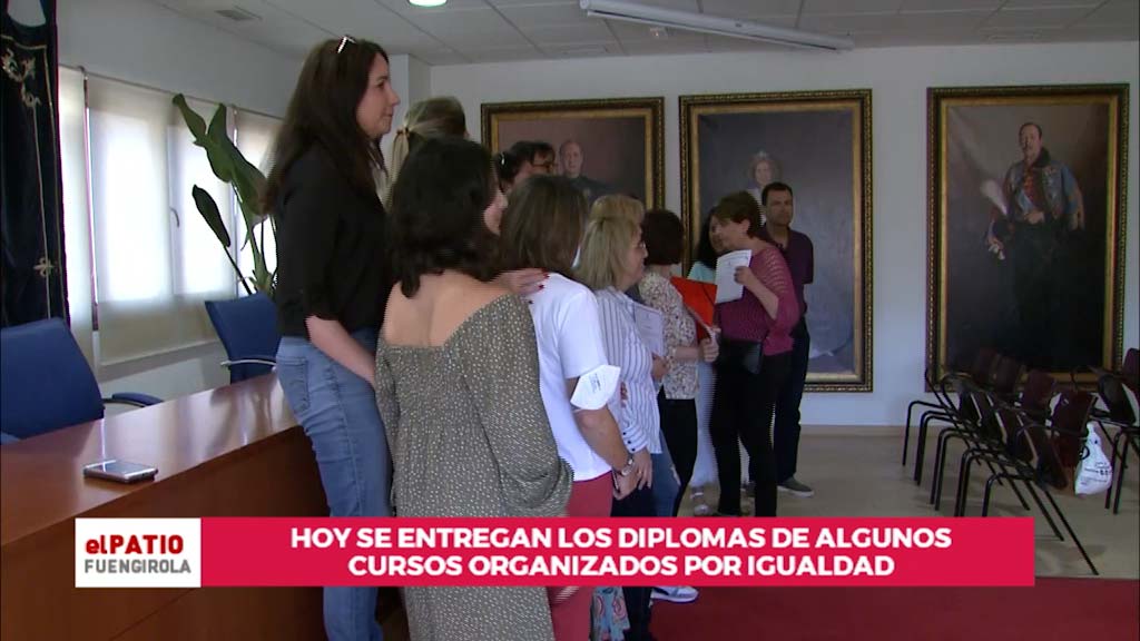 Lee más sobre el artículo 125 alumnos con sus diplomas