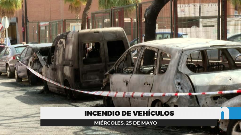 Lee más sobre el artículo Un incendio calcina 4 vehículos y afecta a otros 3