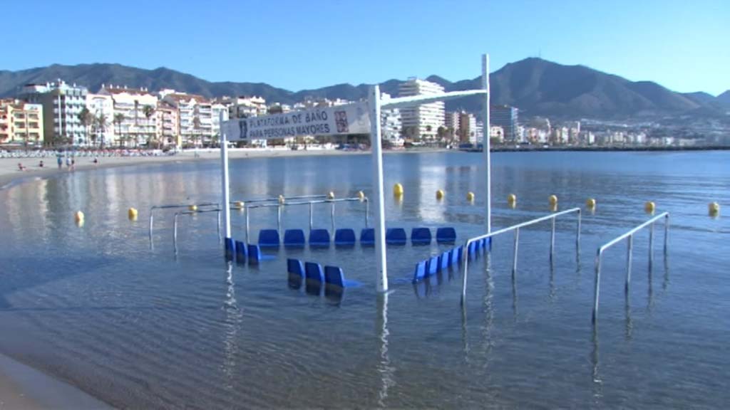 Lee más sobre el artículo Instalada la plataforma adaptada en la playa de San Francisco