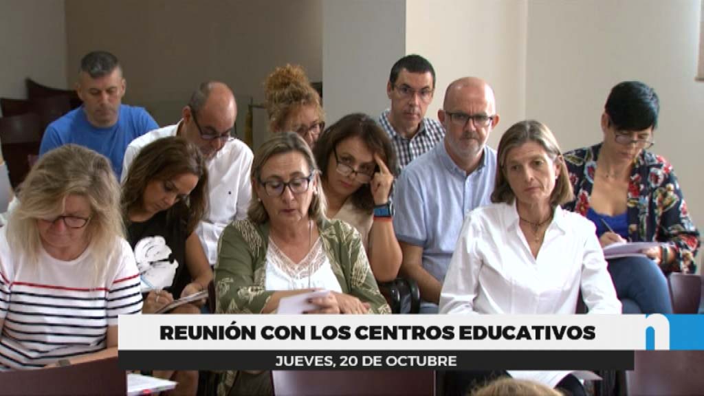 Lee más sobre el artículo La alcaldesa se reúne con con directores de colegios e institutos