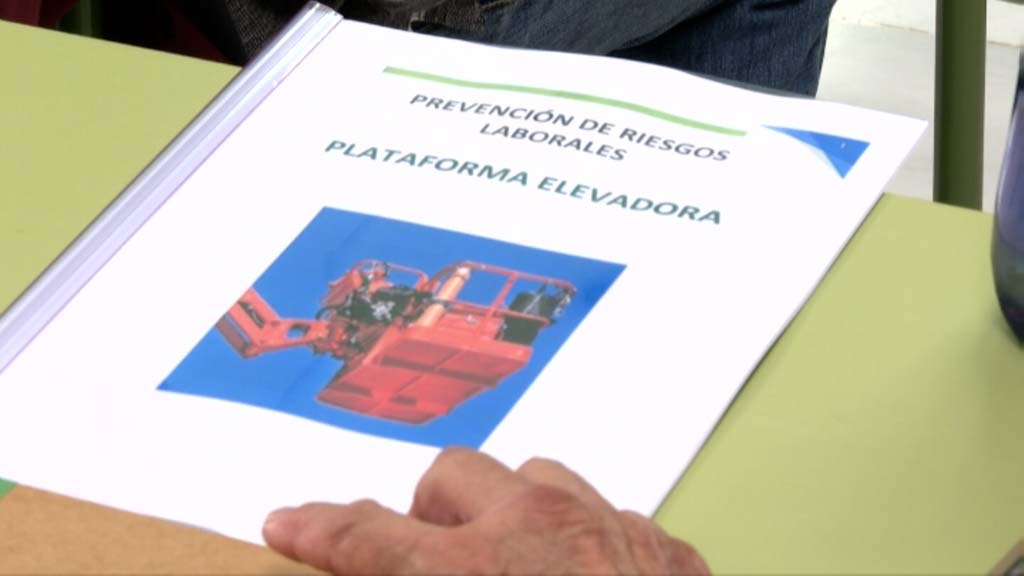 Lee más sobre el artículo Desempleados participan en un curso de Plataforma Elevadora