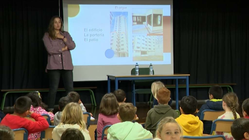 Lee más sobre el artículo La escritora Erica Esmorís visita a los alumnos del Colegio Valdelecrín