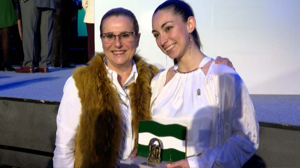 Lee más sobre el artículo Baldizzone recibe la Bandera de Andalucía al Deporte