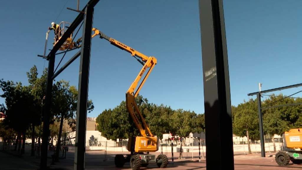 Lee más sobre el artículo En abril finalizará la instalación de la cubierta del Colegio Cervantes