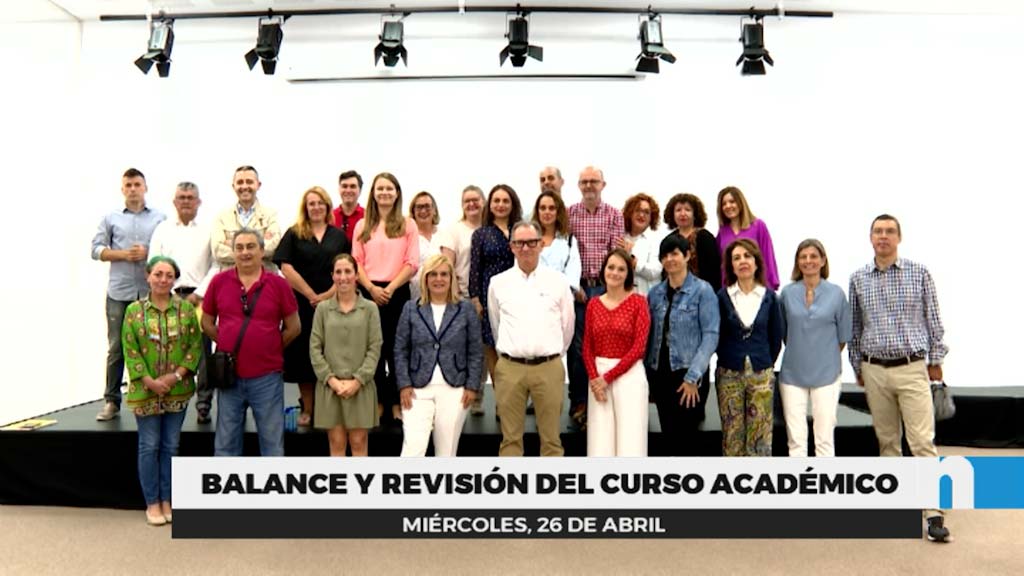 Lee más sobre el artículo La alcaldesa mantiene una reunión con directores de colegios e institutos