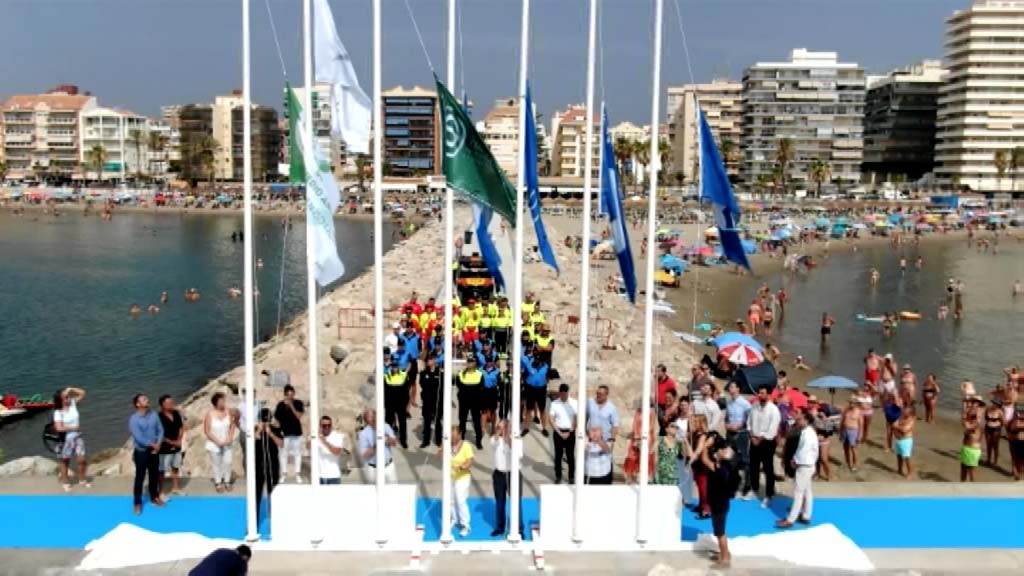 Lee más sobre el artículo El Patio asiste al acto de Izada de Banderas en el Espigón de  San Francisco