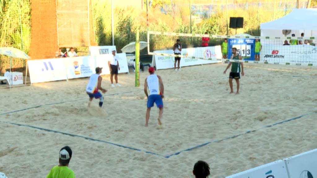 Lee más sobre el artículo Fuengirola acoge el Campeonato de España de Voley Playa