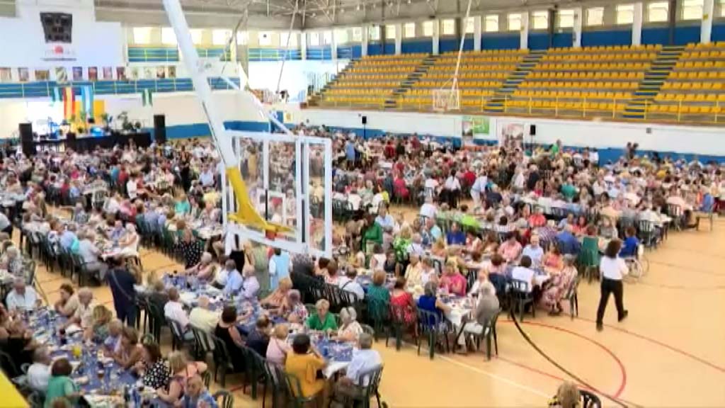 Lee más sobre el artículo Retiradas en el primer día más de 100 invitaciones para el almuerzo de mayores