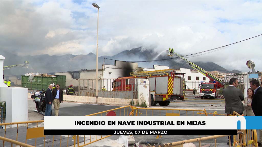 Lee más sobre el artículo Un incendio arrasa una nave comercial en Mijas