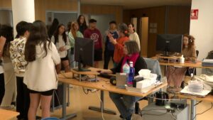 Los alumnos del Instituto Mercedes Labrador visitan las instalaciones de Fuengirola Televisión