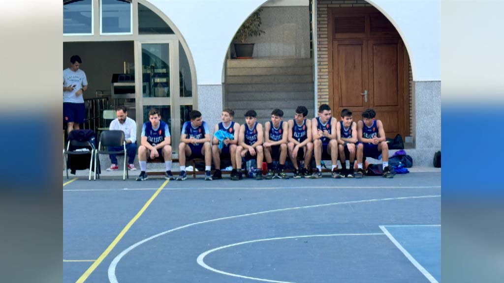 Lee más sobre el artículo El equipo de baloncesto del Colegio Salliver se marcha a la final nacional de la Copa Colegial