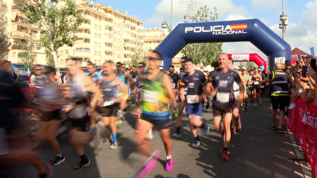 Lee más sobre el artículo Más de 1.000 corredores participan en la carrera conmemorativa del bicentenario de la Policía Nacional