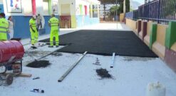 El Ayuntamiento renueva el pavimento del patio del colegio El Tejar