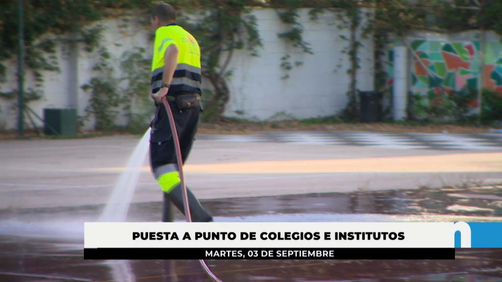 Lee más sobre el artículo El Ayuntamiento lleva a cabo tareas de baldeo y desinfección en los Institutos