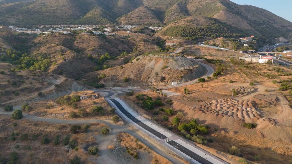 Lee más sobre el artículo La alcaldesa supervisa la nueva conexión de Torreblanca con  la autovía