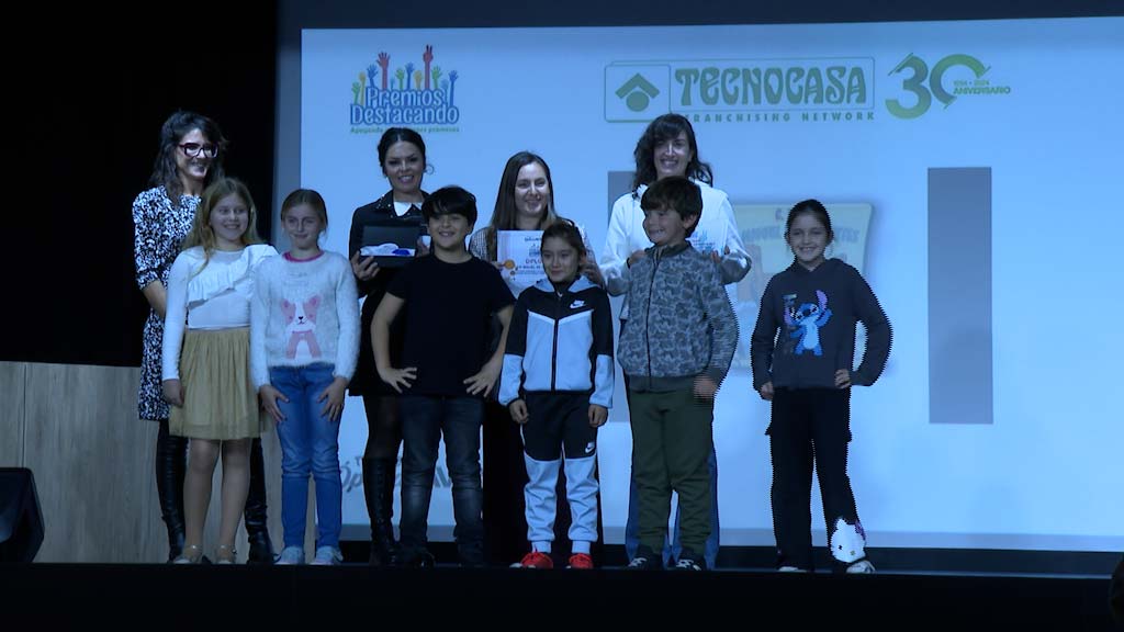 Lee más sobre el artículo “Premios Destacando” a la labor educativa fuengiroleña