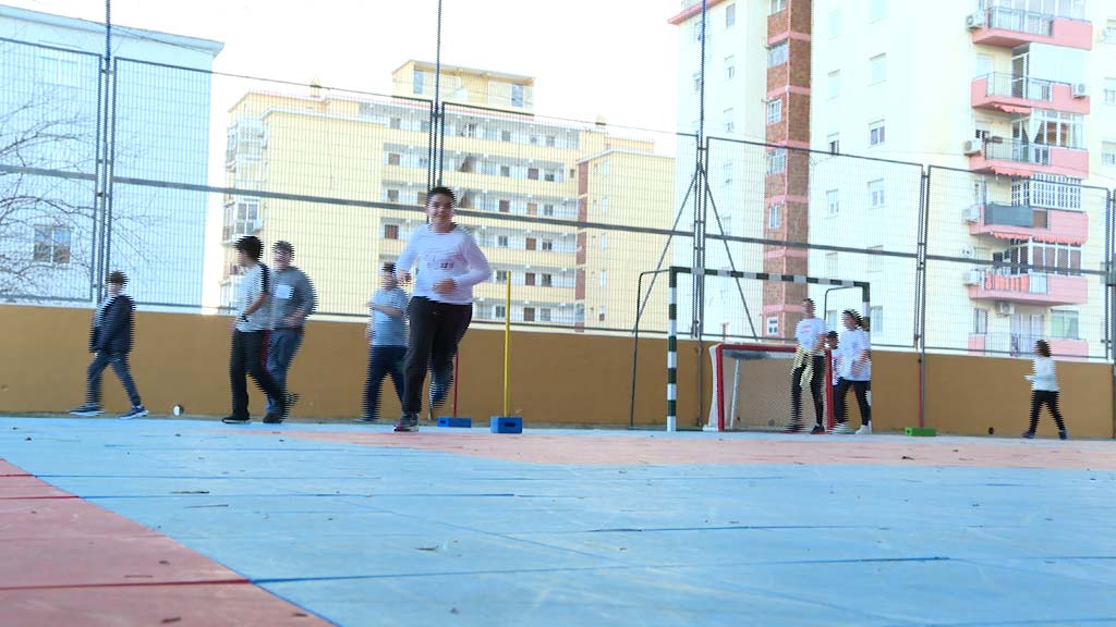 Lee más sobre el artículo El Colegio Azahar celebra el Día de la Paz con una carrera benéfica y un circuito de juegos
