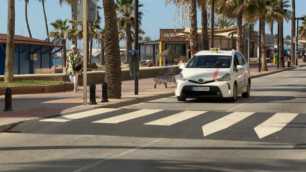 Lee más sobre el artículo El Ayuntamiento ha incorporado nuevos pasos elevados al Paseo Marítimo