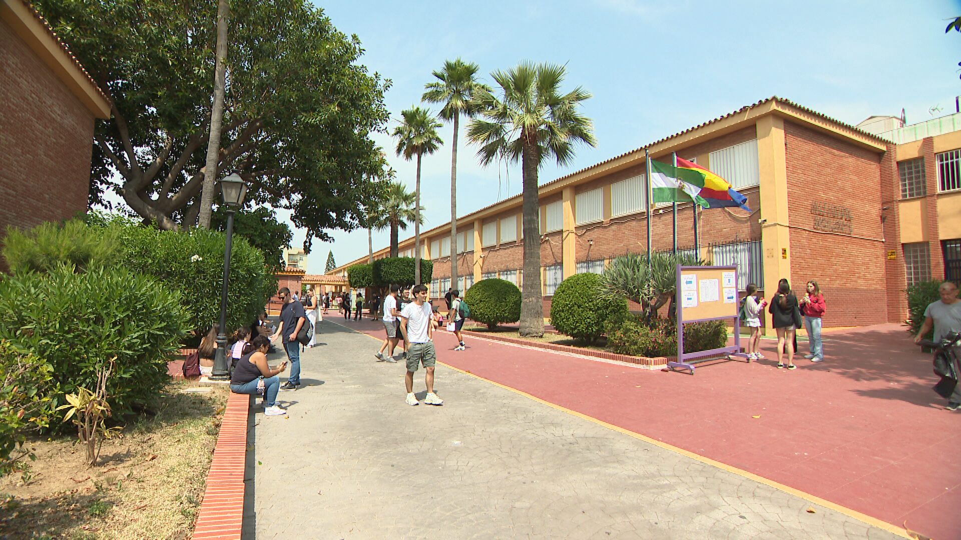 Lee más sobre el artículo El Instituto Fuengirola celebra su 50 aniversario con un acto institucional