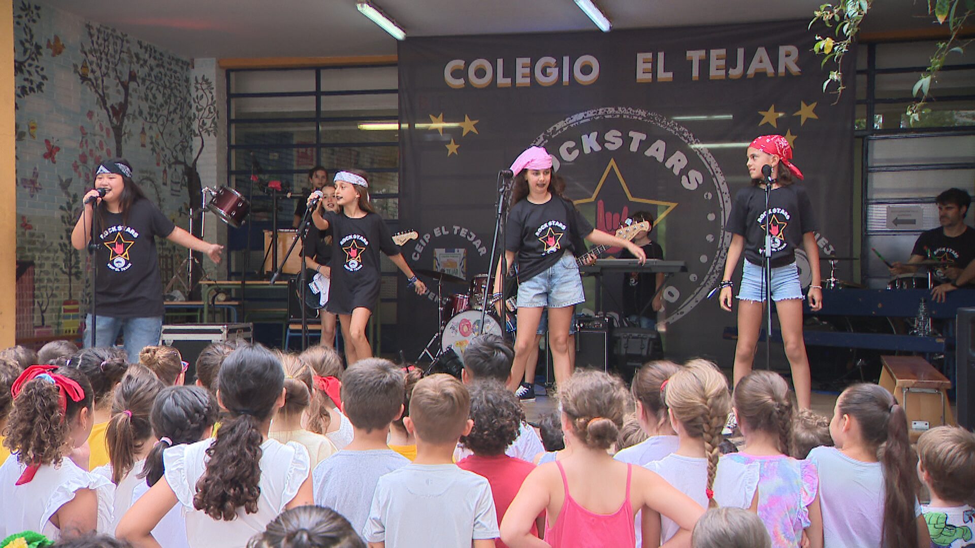 Lee más sobre el artículo El grupo musical “Rock Stars” del Colegio El Tejar se estrena con tres conciertos