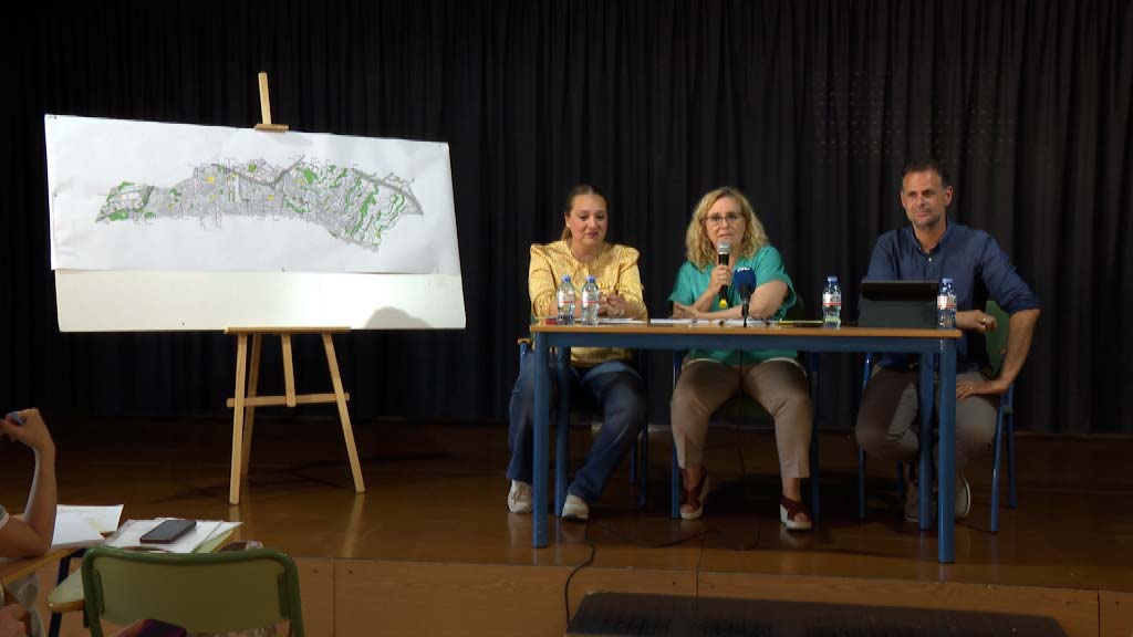 Lee más sobre el artículo Encuentro de la alcaldesa con los vecinos de Los Pacos