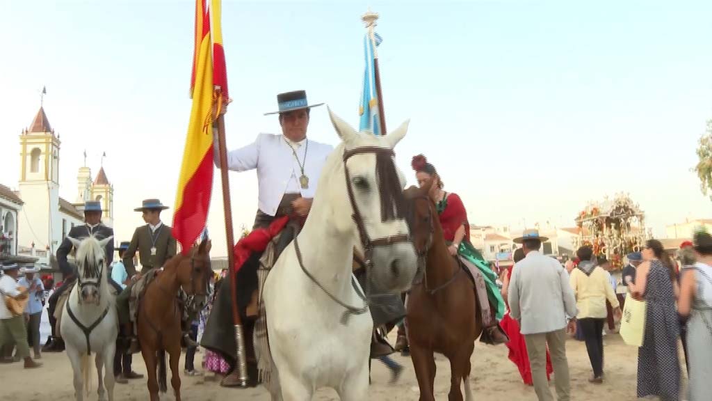 Lee más sobre el artículo La Hermandad del Rocío inicia el regreso a Fuengirola tras un intenso fin de semana en la aldea
