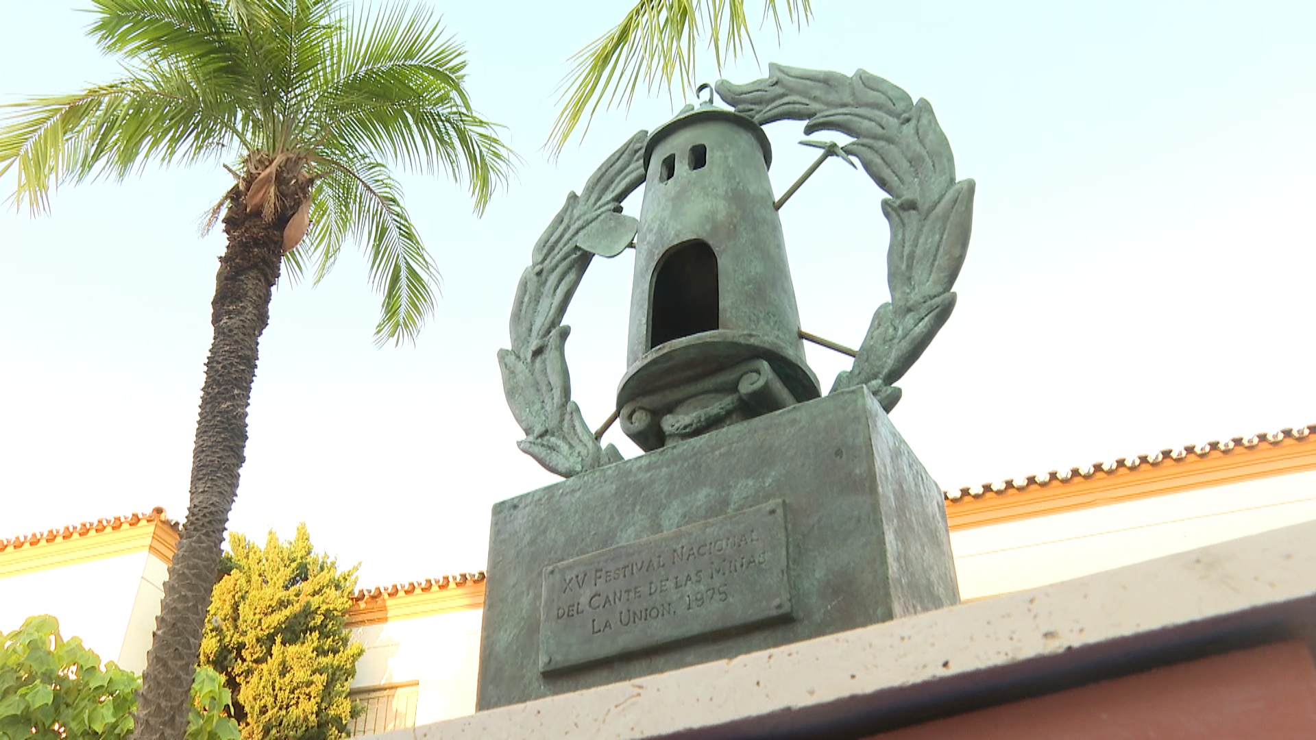 Lee más sobre el artículo Inaugurada  la escultura homenaje a Barquerito de Fuengirola