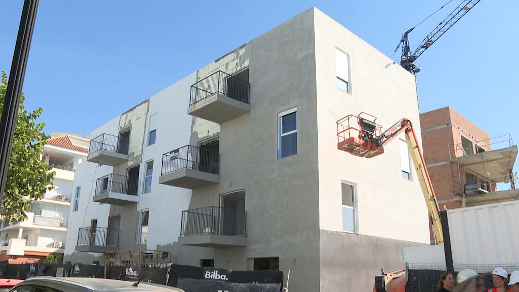 Lee más sobre el artículo Las viviendas de apoyo municipal de Los Pacos alcanzan el 88% de su ejecución