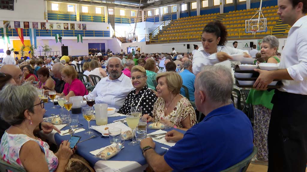 Lee más sobre el artículo Comienza el reparto de invitaciones para el Almuerzo-Homenaje al Mayor “Clemente Jaime”
