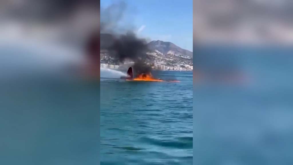 Lee más sobre el artículo Tres personas afectadas por la explosión de una embarcación en el Puerto continúan en estado grave