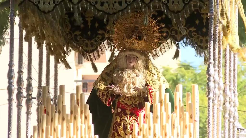 Lee más sobre el artículo La Virgen de la Esperanza se pasea por Fuengirola
