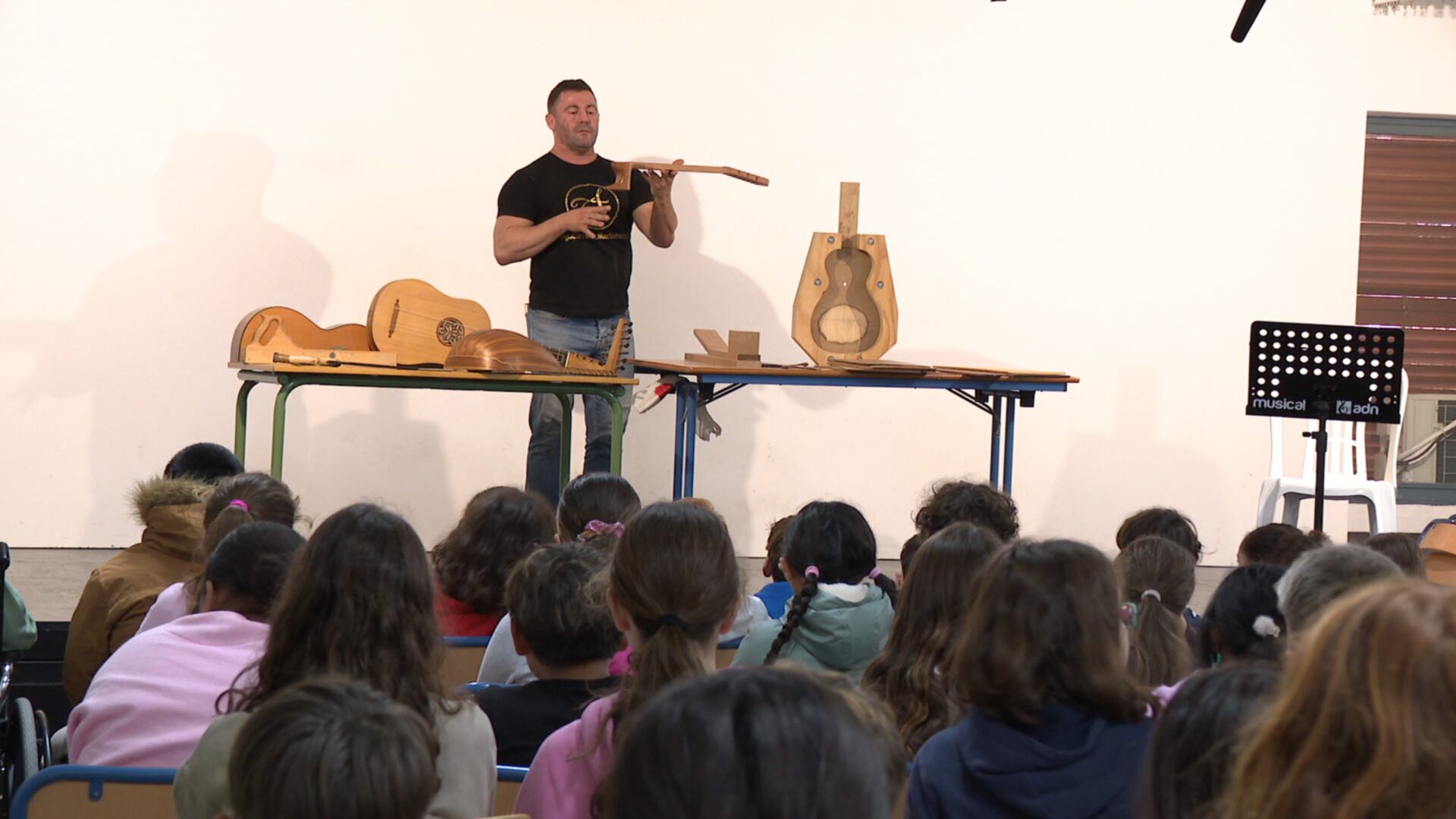 Lee más sobre el artículo El Colegio Andalucía celebra el Día del Flamenco con una clase magistral de un guitarrero