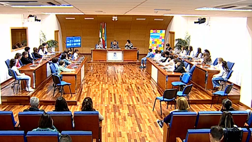 Lee más sobre el artículo El Ayuntamiento acoge el Pleno de la Infancia y la Adolescencia