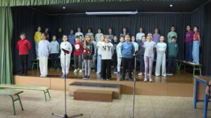 El coro del Colegio Valdelecrín ensaya nuevos villancicos para esta Navidad