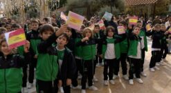 Más de 350 escolares participan en el acto escolar del Día de la Constitución