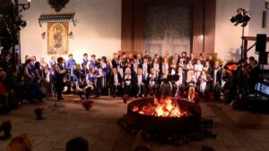 La Plaza de la Constitución acogerá el martes la Gran Fogata Navideña