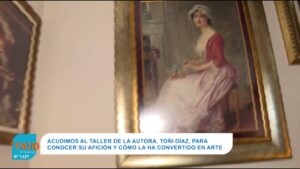 Preparando la exposición 'Arte y cultura en punto de cruz'